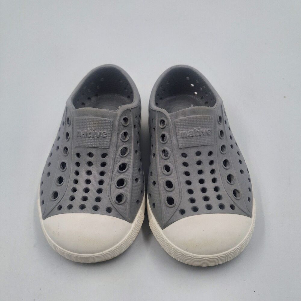 Native Jefferson Gray Slip-On Light Pink Shoes Size 5 Outdoors Water Shoe